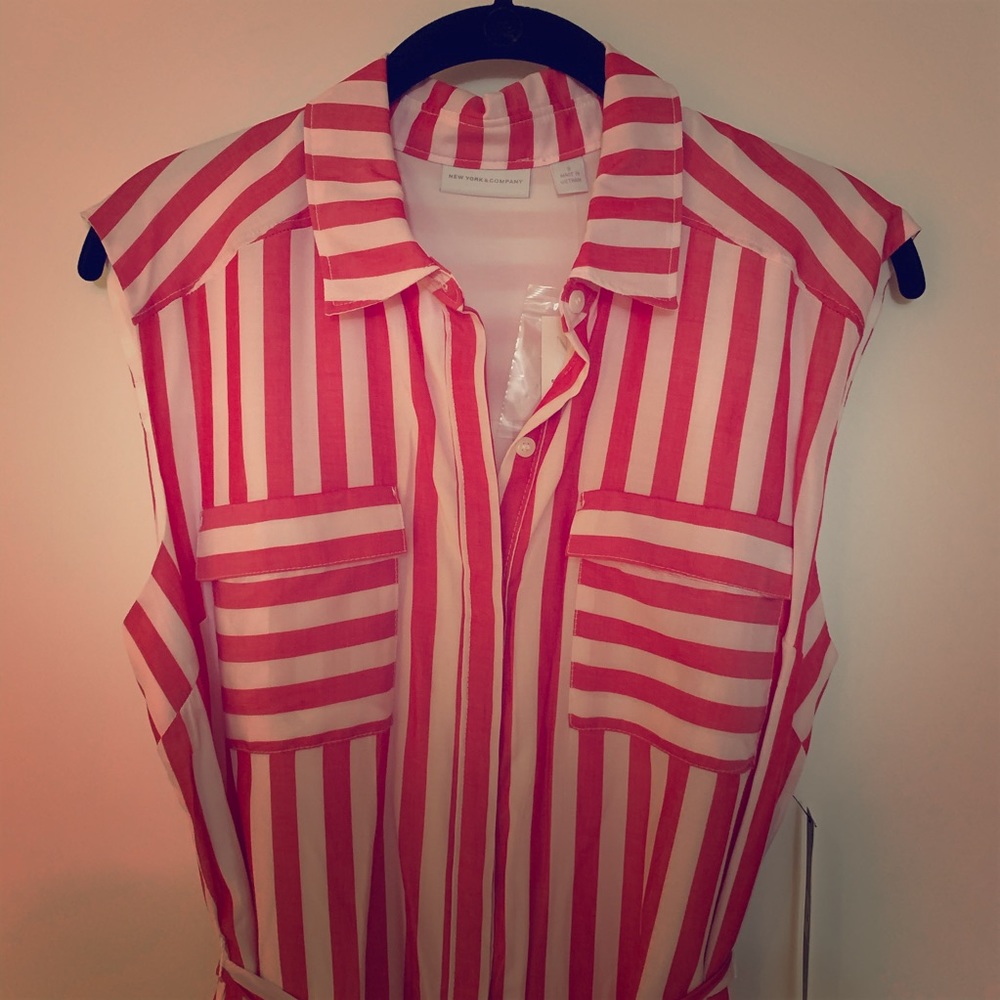 Cute red & white dress 👗 - Picture 2 of 5